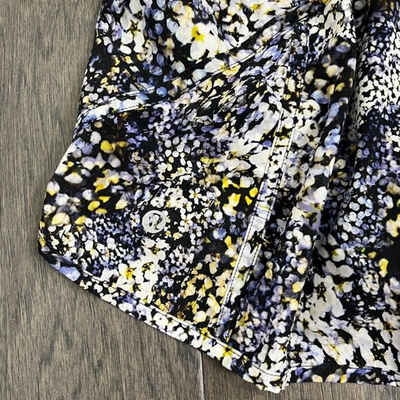 Lululemon Tracker Short V *4" Floral Metropolis Multi - Picture 5 of 8